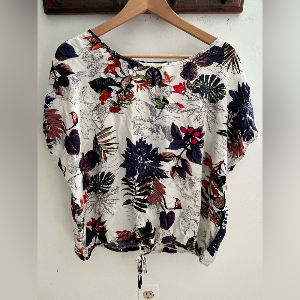 Tie Waist Loose Fit Tropical Top